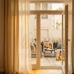 Emora Stylish With Terrace Apartment